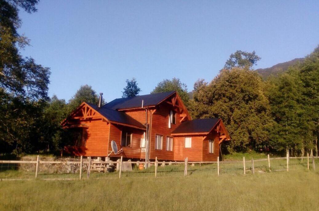 Cabanas Los Canelos Hermosa Granja En プコン エクステリア 写真